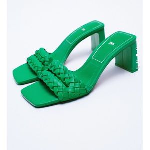Zara trendy green sandals